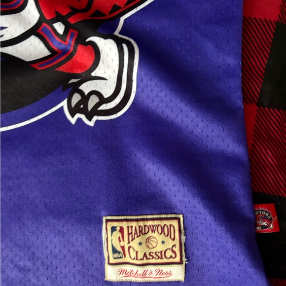 Toronto Rapters jersey - Picture 2 of 7